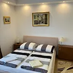 Siraly 度假居